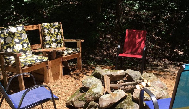 Spacious & Secluded 2 Story by Tranquil Creek, Lovingly Decorated + WiFi