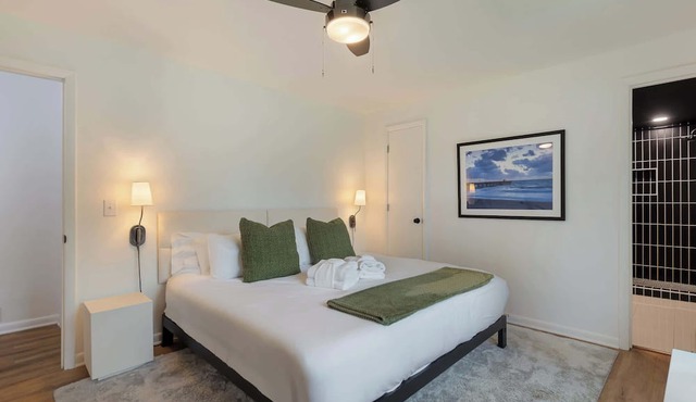 Modern, Spacious Apartment in Downtown Beaufort!