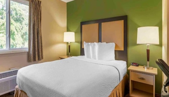 1 Queen Bed | Non-Smoking, Micfridge, Sofa-Bed