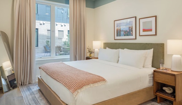 1BR Suite w/Full Kitchen + Rooftop Terrace | Heart of 12 South | The Gilmore