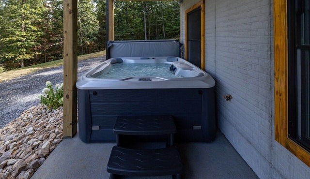 Velare at Whispering Ridge | Luxury Shenandoah Cabin | Hot Tub, Game Room, Gym