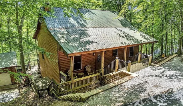 Bigfoot Bay On Barren River Lake! Lakefront, Smokey Mountain setting, Sleeps 14!