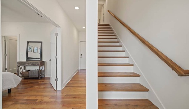 Luxury 3BR/4BA townhome with 2 Car Garage in Nashville and close to the Airport.