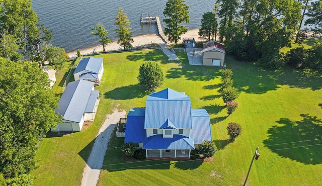 Private waterfront property on the Pamlico