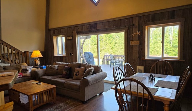 Cabin Escape | Hot Tub + Loft + Sleeps 8 in Accident