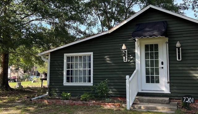Cozy 1-bedroom cottage in lovely Rocky Mount with AC