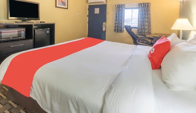 Knoxville TN | king bed
