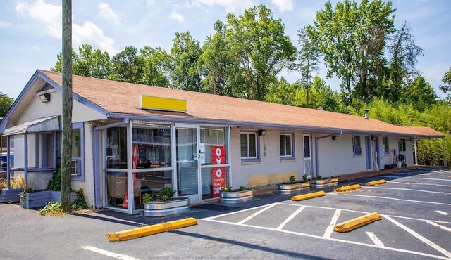 Kernersville NC | king bed|Smk