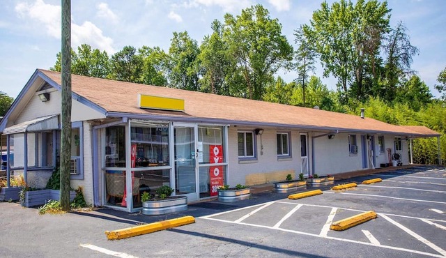 Kernersville NC|King Bed