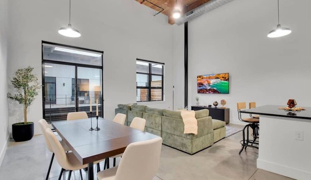 Stylish, Roomy 2BD Loft | Pool | 5 mins to DT GVL