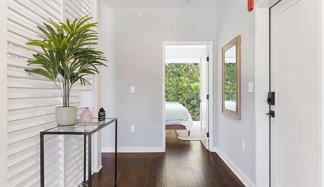 The Heron - Charming 2-bedroom condo in Asheville with elevator and roof deck