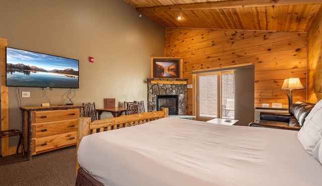 Mountainside Cabin 40R-Hot Tub, Dog Friendly