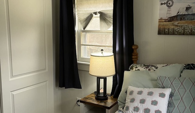 Quiet Country cottage in Dickson, Tennessee. Only 40 miles from West Nashville. in Dickson