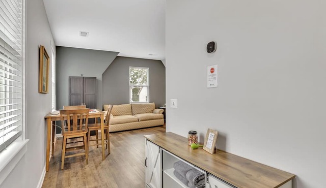 Charming 1BD/1BA Studio, 4 Miles to Downtown GVL
