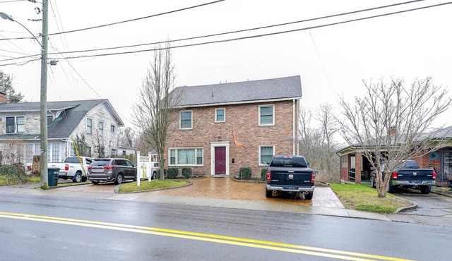 Beckley Studio w/Private Hot Tub & Home Gym!