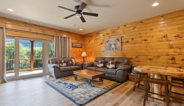 Black Bear Ridge! Newly Built! 4BD/3.5 BA