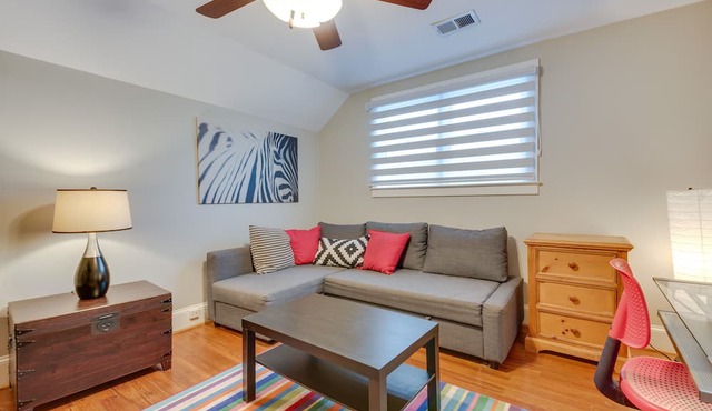 Welcoming Norcross Cottage w/Deck + Shared Grill!