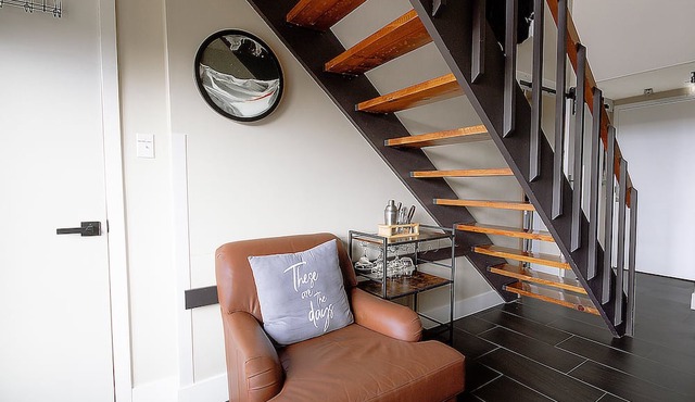 SC 2508: Spoil yourself in this remodeled & classy 2BR loft w/pool!
