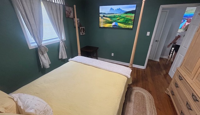 Cow Patch - Country Styling with Large Parking located in Town, EV Ready