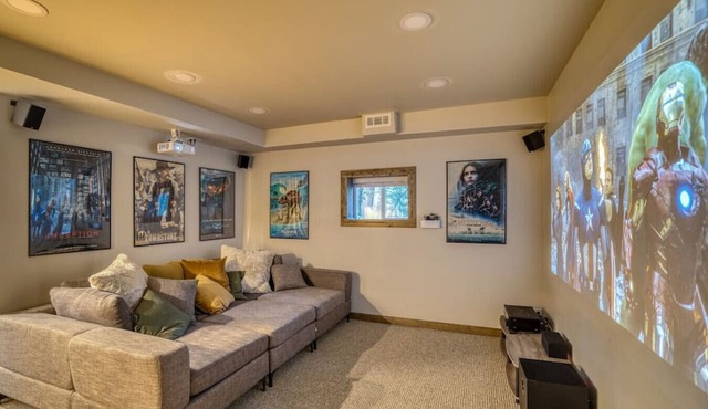 Family Lodge | Hot Tub-Theater-Game Room-Fire Pit