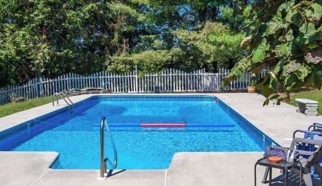 Must see 4/3 Family/Pet Friendly+Pool&hot tub