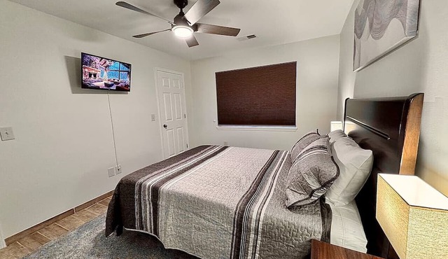 Cozy And Centrally Pet Friendly