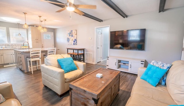 Reel Haven on the Water: Modern + Comfy Home! in Eutawville