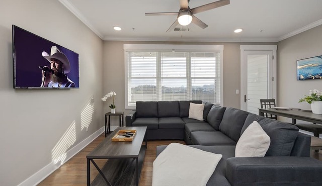 Broadway Stay 2BR in The Nations Breweries
