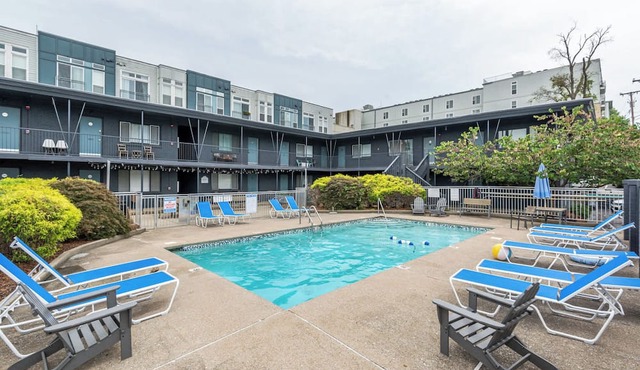 Cozy Studio for 2, Highly Walkable + Close to DT!
