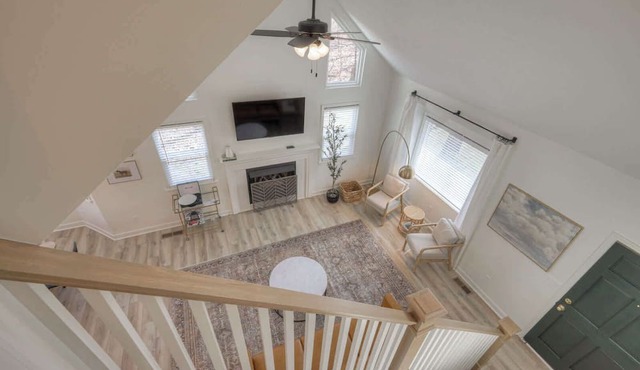 Woodland Retreat - Modern Comfort Near Nashville in Kingston Springs