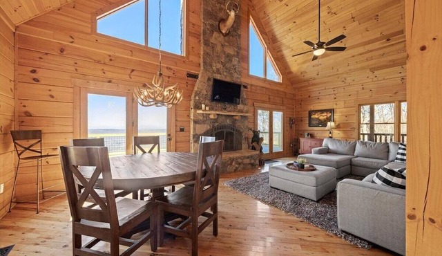 NEW Crossbow Cabin | Mtn Cabin w/Views | Sleeps 10 in rising fawn
