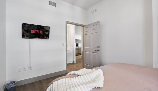 Queen City Retreat | Parking, Views, Near Stadium