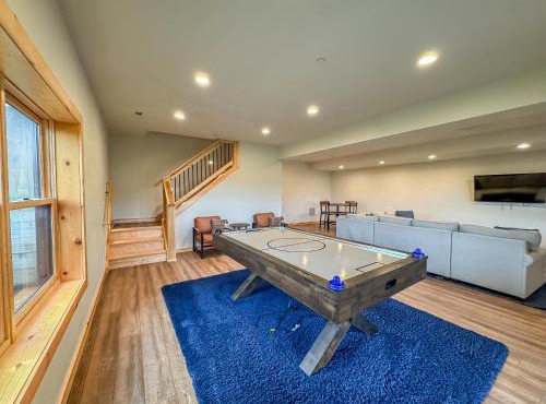 New: Modern Cabin Home with Free Golf More