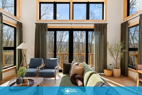 2 Living Areas Hot Tub Fire Pits Deck & More