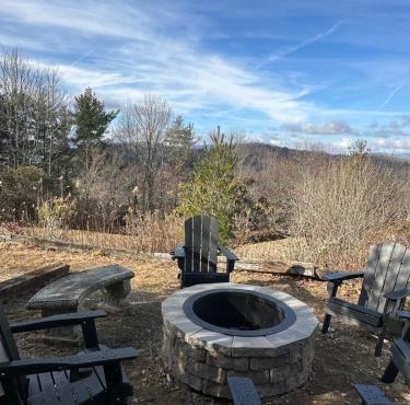Million-Dollar View Near Blue Ridge Pkwy with Firepit