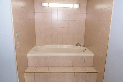 Legacy Inn - Gallatin