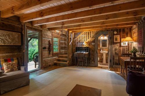 Aunt Babbies Cabin · Aunt Babbies Cabin