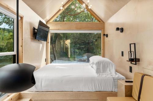 Asheville River Cabins, WorldHotels Backdrop