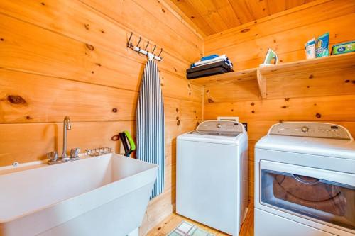 Lakefront Cabin & Cozy Lakeview Cottage