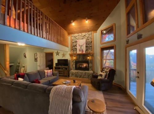 Cabin with incredible view Blue Ridge Parkway