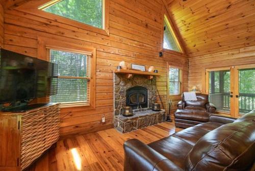 Talking Rock Mountain, The Cozy Cabin