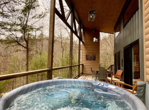 Whispering Woods - Modern Cabin with Hot Tub and Forest Views