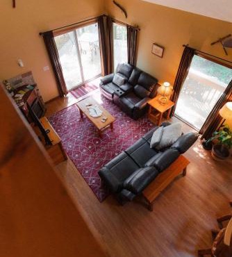 Cheerful Two Bdrm Cabin with Hot Tub & Pet Friendly