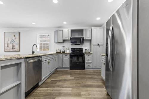 4BR Bright and Modern - Close to Everything