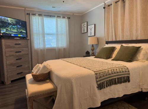 Private 1BR Retreat 10 Min to UT, Downtown, and Hospitals