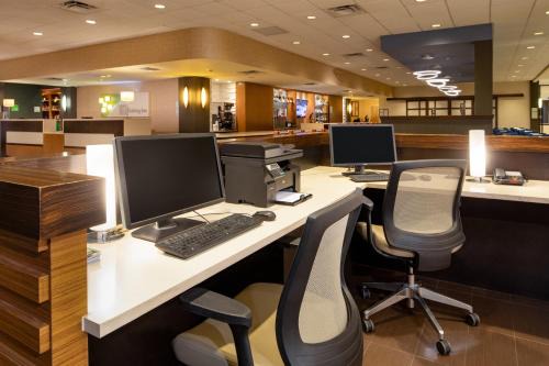 Holiday Inn and Suites Charleston West by IHG